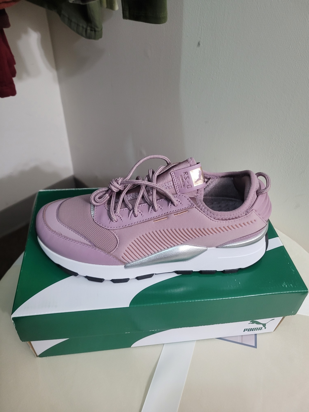 Puma Women’s Pink Runner Casual Sneaker